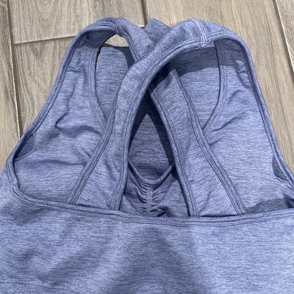 Workout 2 piece set with shorts and sport bra - Picture 4 of 5